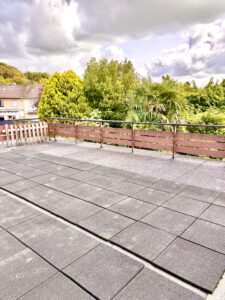  | Wohnung mit großer Terrasse und Garage